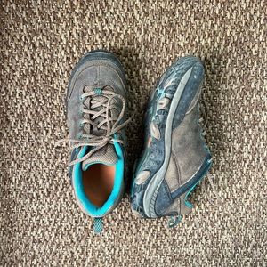 Womens Hiking shoes in excellent condition